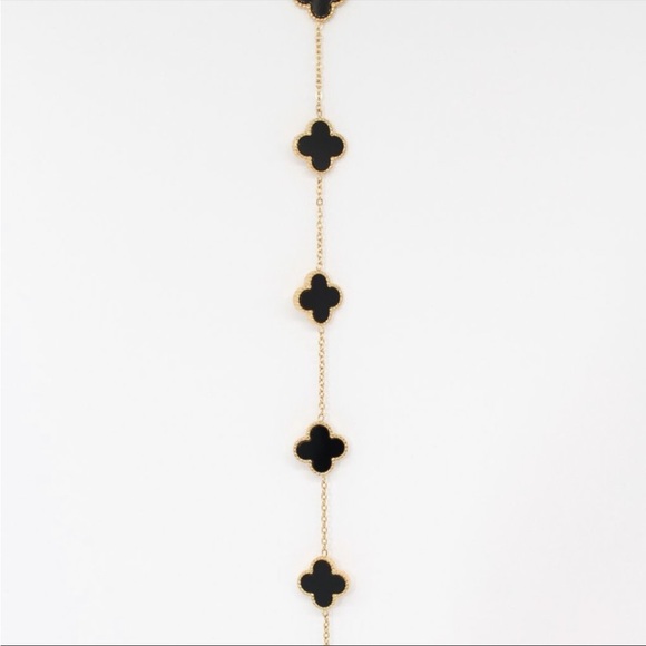 Black Onyx Gold 5 Quatrefoil Clover Motif Bracelet - Picture 5 of 7